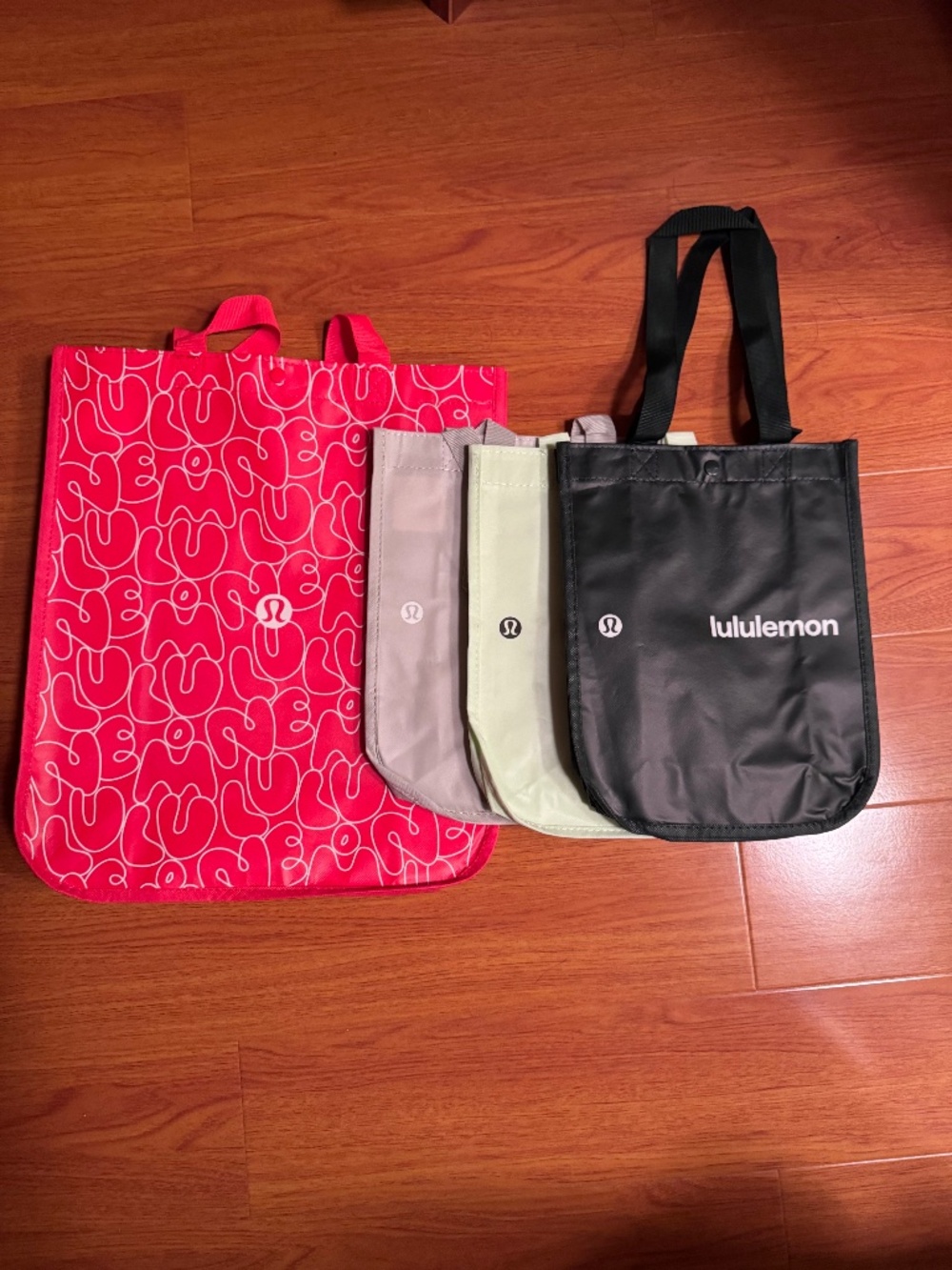 Brand new lululemon reusable bags bundle of 4
